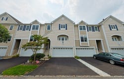 28 Lakeshore Dr, Mount Arlington Boro, NJ 07856-1429
