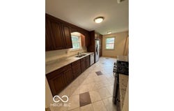 5511 Broadmoor Plaza, Indianapolis, IN 46228