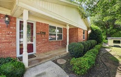 1012 Livingston Drive, Hurst, TX 76053
