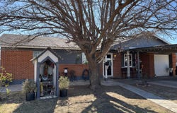 911 W 27TH St, Plainview, TX 79072