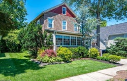23 Rose St, Metuchen Boro, NJ 08840-2330