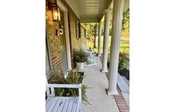 1206 Cossey Dr, Tuscumbia, AL 35674
