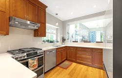 17 Wadsworth Ln, Wayland, MA 01778