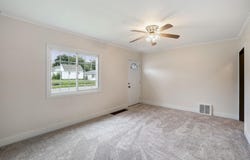 663 Parker Street, Waterloo, IA 50703
