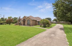 508 Hickory Circle, Red Oak, TX 75154