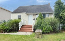 449 N Indiana Avenue, Lindenhurst, NY 11757