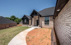 2432 Canyon Circle, Blanchard, OK 73010