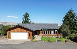 709 Beacon Ave, Yakima, WA 98901
