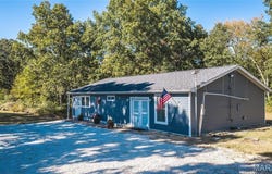 321 Lake Lane, Hillsboro, IL 62049