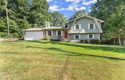 6345 Iris Drive, Flowery Branch, GA 30542