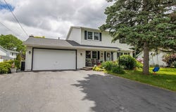 7726 Matchwood Ln, Clay, NY 13090