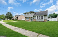 9 SHERWOOD LANE, GLASSBORO, NJ 08028