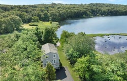 133 Bridgetown Road, Narragansett, RI 02882
