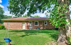 7411 Colt Dr, Louisville, KY 40214