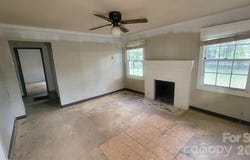 910 W Mauney Avenue, Gastonia, NC 28052