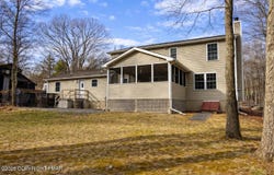 4938 Pine Ridge Drive W, Bushkill, PA 18324