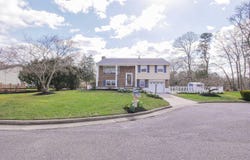 12 May Dr, Egg Harbor Township, NJ 08234