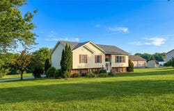 198 Eagle Mill Rd, Butler, PA 16001