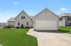 6628 Spinnaker Drive, Crystal, MI 48818