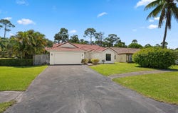 1051 New Parkview Place, Haverhill, FL 33417