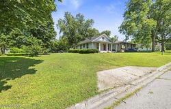 1312 N Main Street, Nevada, MO 64772