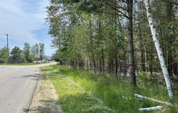 002 Lake Park, Onekama, MI 49675