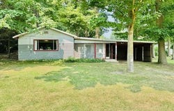 1846 W Tupper Heights Drive, Lake Odessa, MI 48849