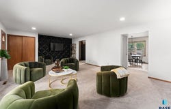 931 Crestview Dr, Vermillion, SD 57069