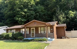 159 W Keyser Heights, Pikeville, KY 41501