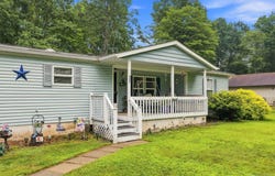 27 Delaware Drive, Sparrowbush, NY 12780