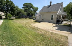 323 Lafayette Avenue, Grand Haven, MI 49417