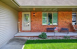 2145 GATEWAY Place, NEENAH, WI 54956