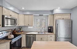 17 Davis Ave, Attleboro, MA 02703