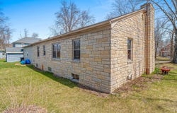 1107 GROSSE Road, LITTLE SUAMICO, WI 54141