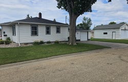 1102 N Penn Street, Aberdeen, SD 57401