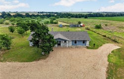 9406 N Highway 77, Burlington, TX 76519