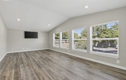 588 SE DANCE DR, Estacada, OR 97023