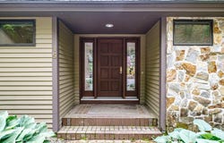 15 Inverness Road, Falmouth, ME 04105