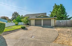 2430 Winslow Park Circle, Medford, OR 97504