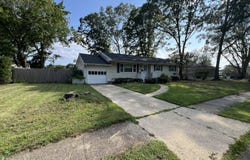8 Corey Drive, Oakhurst, NJ 07755