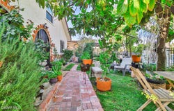 6621 Ben Avenue, North Hollywood, CA 91606