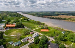 405 Lawrence St, Brandenburg, KY 40108