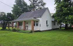 121 W 5th Street, Rector, AR 72461