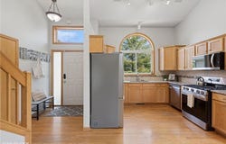 21271 Ilavista Way, Lakeville, MN 55044