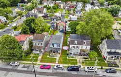 28 E FRONT Street, MOHNTON, PA 19540