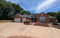 900 Walnut Place, Norman, OK 73072