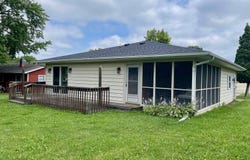 215 Hickory, LENA, IL 61048