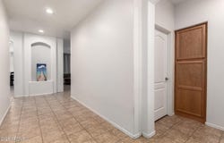2558 S MARTINGALE Road, Gilbert, AZ 85295