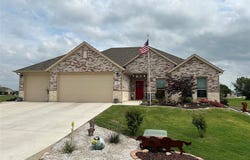 540 Islet Drive, Runaway Bay, TX 76426
