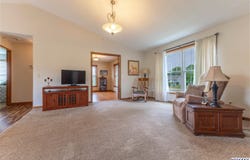 18 West Ridge Drive, Shenandoah, IA 51601